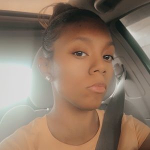 Meet your Posher, Courtiney